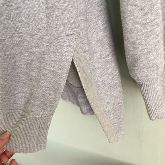 Aerie Gray Women’s Babe Sweatshirt size Medium with split sides - Picture 6 of 7